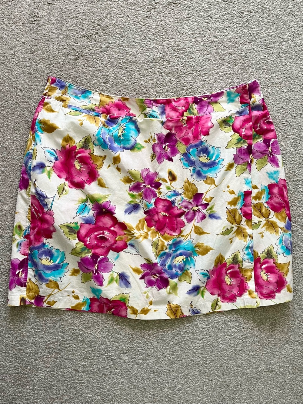 NWOT Kate Hill White Mini Skort with Pink, Teal & Gold Floral Print Size 22
